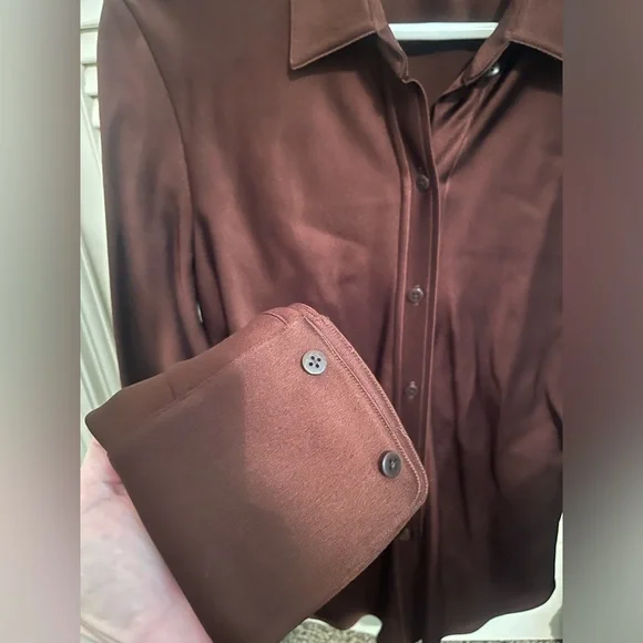 Donna Karan silk blouse. - Picture 4 of 4